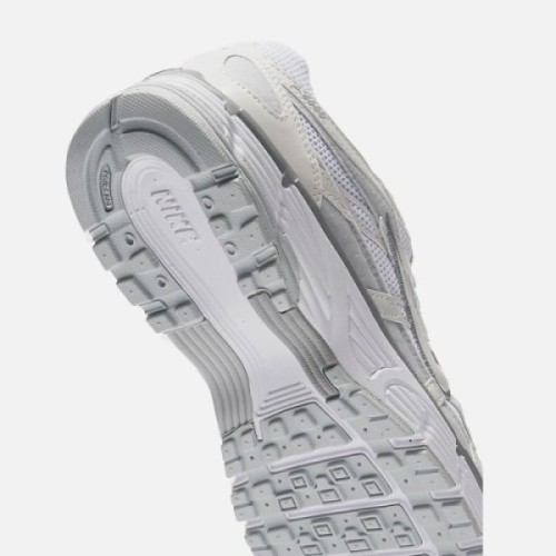 Nike Chaussures P-6000